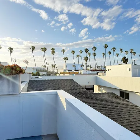 Pacific Blue Townhome Walk To Ocean 2 Bed Apt With Free Parking